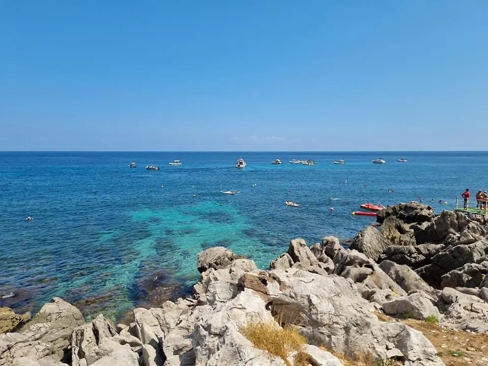 Ashur Mondello Palermo Apart Otel